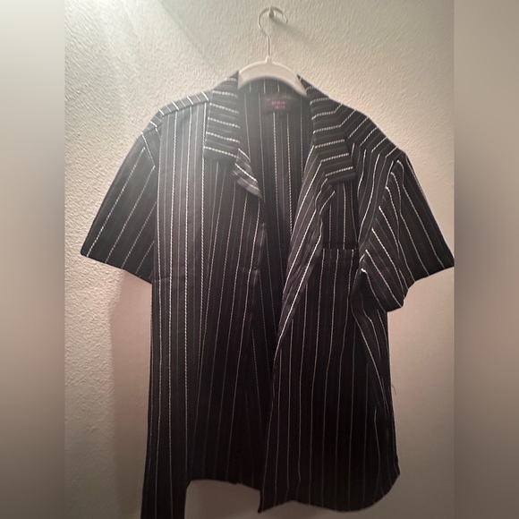 Black striped men’s button up - Picture 1 of 2
